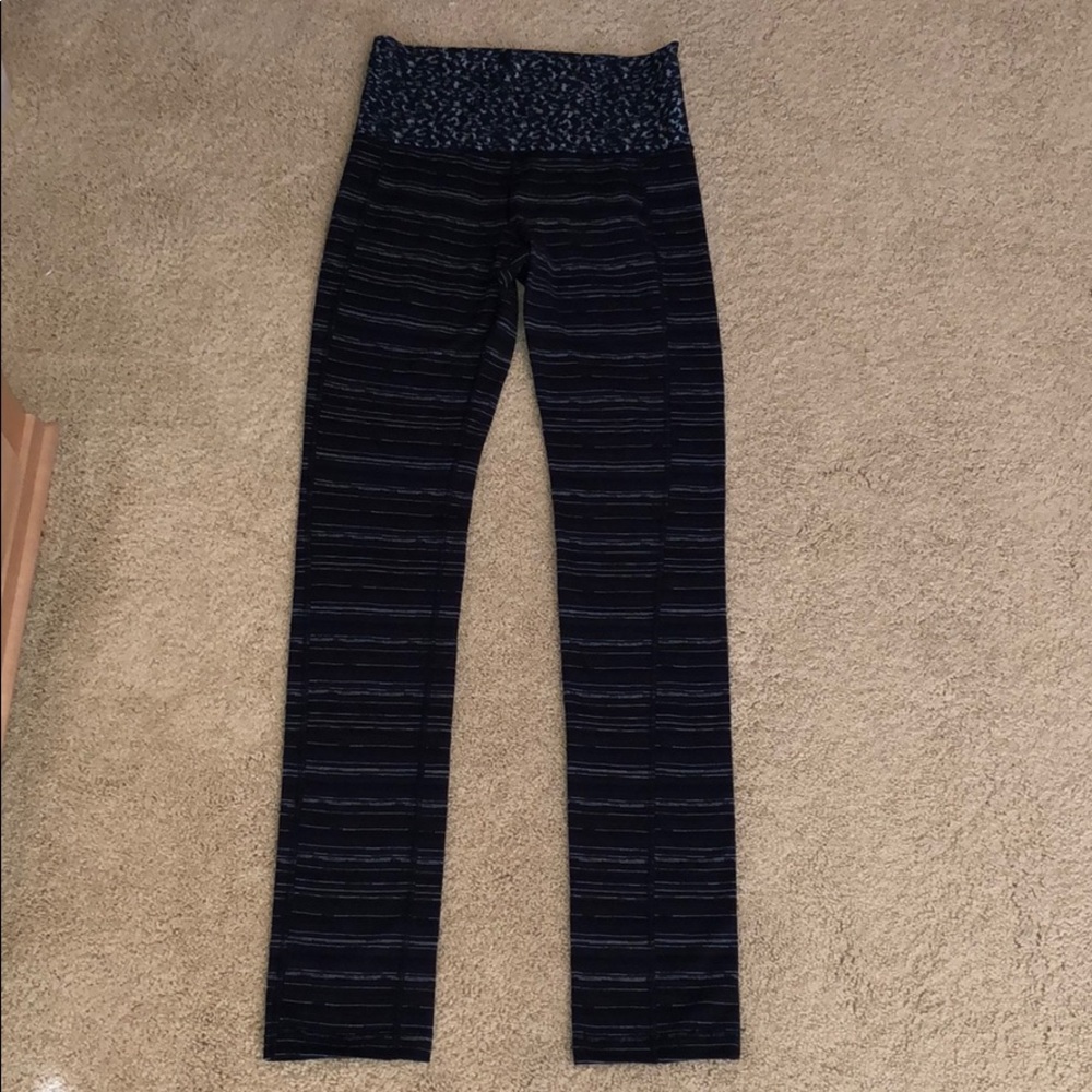 Navy Patterned Lululemon Leggings Size 4
